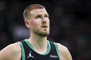 LOL赛事官网-波津：太阳的投射能力很强 我们的策略是封锁他们的三分线