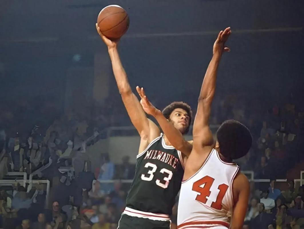 单赛季包揽MVP+FMVP+得分王有多难？NBA仅4人做到，詹姆斯无缘