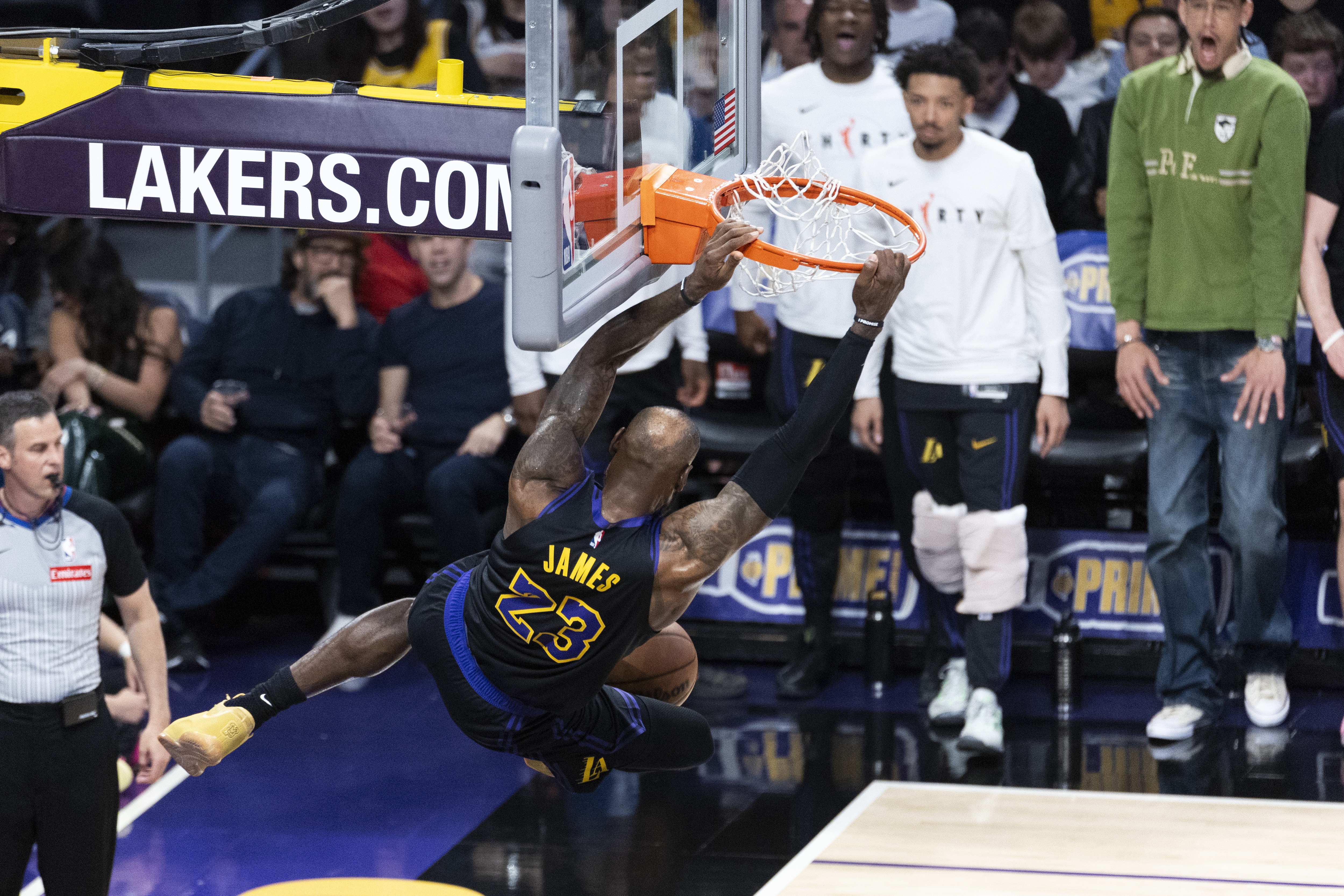 英雄联盟直播-53胜29负！詹姆斯取得湖人生涯单赛季最高胜场